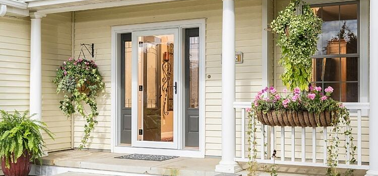 screen door installation in Oroville East
